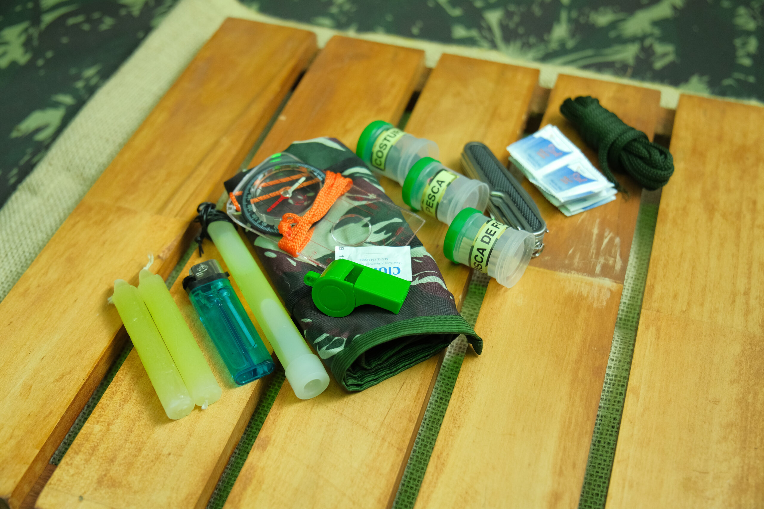 operacional_kits-91 Componentes internos do kits sobrevivência de cursos especiais.